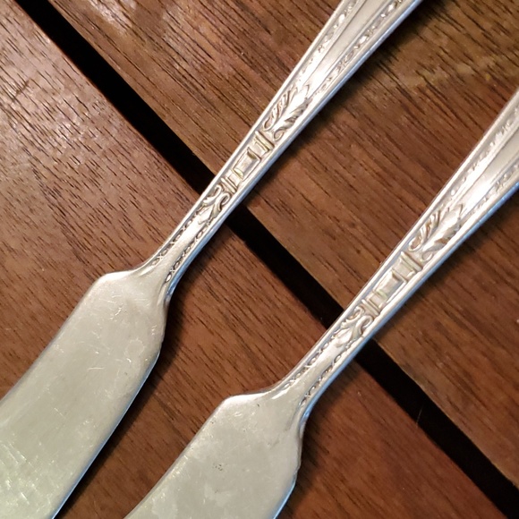 NSC E.P.N.S. Vintage Silverplate butter spreader knives - Picture 3 of 4